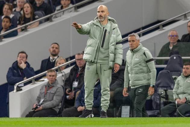 Tottenham Hotspur v Chelsea FC, Premier League, Football, The Tottenham Hotspur Stadium, London, UK - 01 Nov 2025 Chelsea FC Head Coach Enzo Maresca reacts London The Tottenham Hotspur Stadium Tottenham GBR, UK NEWSPAPERS OUT Copyright: xEllixBirchx