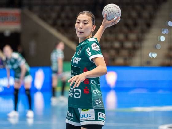 Haruno Sasaki Frisch Auf Women, 32 on seven-meter, Frisch Auf Goeppingen vs HSG Blomberg Lippe, Handball, 1 Bundesliga, Season 2025 2026, 01 11 2025 Frisch Auf Goeppingen vs HSG Blomberg Lippe, Handball, 1 Bundesliga, Season 2025 2026, 01 11 2025 Goeppingen Copyright: xMichaelxSchmidt Eibner-Pressefotx EP_MST