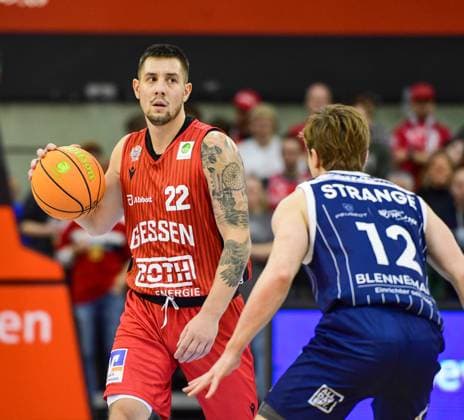 Martin Junakovic, Matthew Strange 6 Matchday, 2 Bundesliga Pro A, 46ers, Basketball, Basketball season 2025 2026, BBL, Germany, Gießen 46ers VfL SparkassenStars Bochum, Gießen in red, Bochum in blue, Men