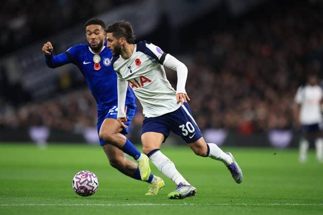 Tottenham Hotspur v Chelsea Premier League 01 11 2025. Tottenham Hotspur Midfielder Rodrigo Bentancur (30) Under Pressure from Chelsea Defender Reece James (24) during the Premier League match between Tottenham Hotspur and Chelsea at Tottenham Hotspur Stadium, London, United Kingdom on 1 November 2025. London Tottenham Hotspur Stadium London United Kingdom Editorial use only DataCo restrictions apply See www.football-dataco.com , Copyright: xChrisxFoxwellx PSI-23151-0022