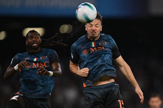 SSC Napoli v Como 1907 - Serie A Andre-Frank Zambo Anguissa of S.S.C. Napoli and Amir Rrahmani of S.S.C. Napoli are in action during the 10th day of the Serie A Championship between S.S.C. Napoli and Como 1907 at the Diego Armando Maradona Stadium in Naples, Italy, on November 1, 2025. Naples Italy Italy  Copyright: xDomenicoxCippitellix originalFilename:cippitelli-sscnapol251101_npVR9.jpg