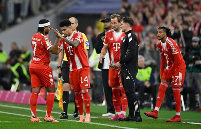 Change Substitution Substitution Luis Diaz FC Bayern Muenchen FCB 14 for Serge Gnabry FC Bayern Muenchen FCB 07 Harry Kane FC Bayern Muenchen FCB 09 for Nicolas Jackson FC Bayern Muenchen FCB 11 not in picture Michael Olise FC Bayern Muenchen FCB 17 for Raphael Guerreiro FC Bayern Muenchen FCB 22 not in picture FC Bayern Muenchen FCB vs Bayer 04 Leverkusen B04 01 11 2025 DFL REGULATIONS PROHIBIT ANY USE OF PHOTOGRAPHS AS IMAGE SEQUENCES AND OR QUASI VIDEO FC Bayern Muenchen FCB vs Bayer 04 Leverkusen B04