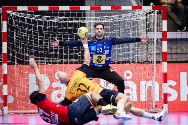 251101 goalkeeper Nacho Biosca of Sweden during the international friendly handball match between Sweden and Spain on November 1, 2025 in Eskilstuna Photo Kenta Jönsson BILDBYRAN COP 210 KJ0282 handball handboll handball landslag sverige sweden spain national teams bbeng  Copyright: KENTAxJÖNSSON BB251101KJ086