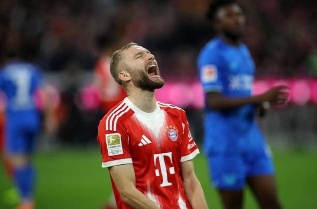 Football, Men, Bundesliga, Season 2025 2026, FC Bayern Munich Bayer 04 Leverkusen, Allianz Arena Konrad Laimer FC Bayern Munich screams, scream after missed goal chance, mouth open, emotion DFB, DFL regulations prohibit any use of photographs as image sequences and or quasi video