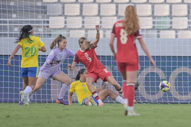 Brazil v Canada: Group A - FIFA U-17 Women s World Cup Morocco 2025 5 Mutipula (Defender) of Canada U-17 is in action during the FIFA U17, U 17 Women s World Cup Morocco 2025 quarter-final match between Brazil and Canada in Rabat, Morocco, on November 1, 2025, at Olympic Stadium. Rabat Morocco  Copyright: xAndreaxxAmatox originalFilename:amato-notitle251101_npzNf.jpg