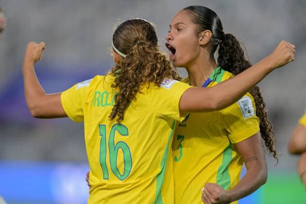 Brazil v Canada: Group A - FIFA U-17 Women s World Cup Morocco 2025 Brazilian players celebrate their qualification for the semi-finals during the FIFA U17, U 17 Women s World Cup Morocco 2025 quarter-final match between Brazil and Canada in Rabat, Morocco, on November 1, 2025, at the Olympic Stadium. Rabat Morocco  Copyright: xAndreaxxAmatox originalFilename:amato-notitle251101_npSei.jpg