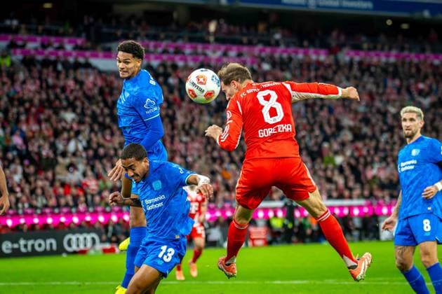 SOCCER - DFL, Bayern vs Leverkusen MUNICH,GERMANY,01.NOV.25 - SOCCER - 1. DFL, 1. Deutsche Bundesliga, FC Bayern Muenchen vs Bayer 04 Leverkusen. Image shows Arthur (Leverkusen), Leon Goretzka (Bayern) and Robert Andrich (Leverkusen).  GEPAxpictures xKevinxHackner