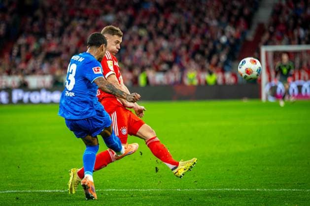 SOCCER - DFL, Bayern vs Leverkusen MUNICH,GERMANY,01.NOV.25 - SOCCER - 1. DFL, 1. Deutsche Bundesliga, FC Bayern Muenchen vs Bayer 04 Leverkusen. Image shows Arthur (Leverkusen) and Joshua Kimmich (Bayern).  GEPAxpictures xKevinxHackner