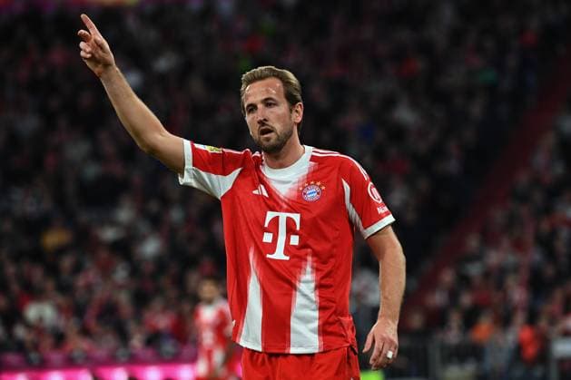 01 11 2025, xjrdrx, Football 1 Bundesliga, FC Bayern Muenchen Bayer 04 Leverkusen v l Harry Kane FC Bayern Muenchen DFL DFB REGULATIONS PROHIBIT ANY USE OF PHOTOGRAPHS as IMAGE SEQUENCES and or QUASI VIDEO Muenchen