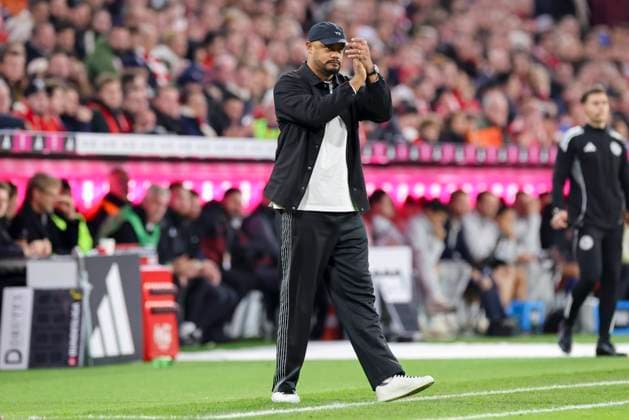 Trainer Vincent Kompany (FC Bayern Muenchen) jubelt, Bundesliga, FC Bayern München v Bayer 04 Leverkusen, Allianz Arena am 01. November 2025 in München, Deutschland. (Foto von Marco Steinbrenner DeFodi Images) Trainer Vincent Kompany (FC Bayern Muenchen) cheers, Bundesliga, FC Bayern München v Bayer 04 Leverkusen, Allianz Arena, November 1, 2025 in München, Germany. (Photo by Marco Steinbrenner DeFodi Images) DFL regulations prohibit any use of photographs as image sequences and or quasi-video. Trainer Vincent Kompany FC Bayern Muenchen cheers, Bundesliga, FC Bayern München v Bayer 04 Leverkusen, Allianz Arena on November 01, 2025 in Munich, Germany Photo by Marco Steinbrenner DeFodi Images Trainer Vincent Kompany FC Bayern Muenchen cheers, Bundesliga, FC Bayern München v Bayer 04 Leverkusen, Allianz Arena, November 1, 2025 in Munich, Germany Photo by Marco Steinbrenner DeFodi Images DFL regulations prohibit any use of photographs as image sequences and or quasi video