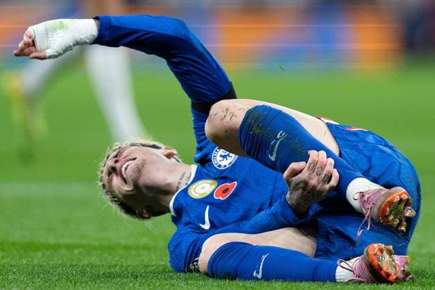1st November 2025; Tottenham Hotspur Stadium, London, England; Premier League Football, Tottenham Hotspur versus Chelsea; Alejandro Garnacho of Chelsea on the ground following a challenge  IanxStephen