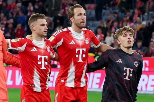 Joshua Kimmich (FC Bayern Muenchen), Harry Kane (FC Bayern Muenchen) und Lennart Karl (FC Bayern Muenchen) jubeln, Bundesliga, FC Bayern München v Bayer 04 Leverkusen, Allianz Arena am 01. November 2025 in München, Deutschland. (Foto von Marco Steinbrenner DeFodi Images) Joshua Kimmich (FC Bayern Muenchen), Harry Kane (FC Bayern Muenchen) und Lennart Karl (FC Bayern Muenchen) cheer, Bundesliga, FC Bayern München v Bayer 04 Leverkusen, Allianz Arena, November 1, 2025 in München, Germany. (Photo by Marco Steinbrenner DeFodi Images) DFL regulations prohibit any use of photographs as image sequences and or quasi-video. Joshua Kimmich FC Bayern Muenchen , Harry Kane FC Bayern Muenchen and Lennart Karl FC Bayern Muenchen cheer, Bundesliga, FC Bayern München v Bayer 04 Leverkusen, Allianz Arena on November 01, 2025 in Munich, Germany Photo by Marco Steinbrenner DeFodi Images Joshua Kimmich FC Bayern Muenchen , Harry Kane FC Bayern Muenchen and Lennart Karl FC Bayern Muenchen cheer, Bundesliga, FC Bayern München v Bayer 04 Leverkusen, Allianz Arena, November 1, 2025 in München, Germany Photo by Marco Steinbrenner DeFodi Images DFL regulations prohibit any use of photographs as image sequences and or quasi video