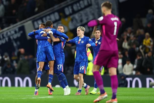 London, England, 1st November 2025. Joao Pedro (2nd L) of Chelsea celebrates with team mates after the Tottenham Hotspur vs Chelsea Premier League match at the Tottenham Hotspur Stadium, London. Picture credit should read: Paul Terry Sportimage EDITORIAL USE ONLY. No use with unauthorised audio, video, data, fixture lists, club league logos or live services. Online in-match use limited to 120 images, no video emulation. No use in betting, games or single club league player publications. SPI_033_PT_Tottenham_Chelsea SPI-4252-0033
