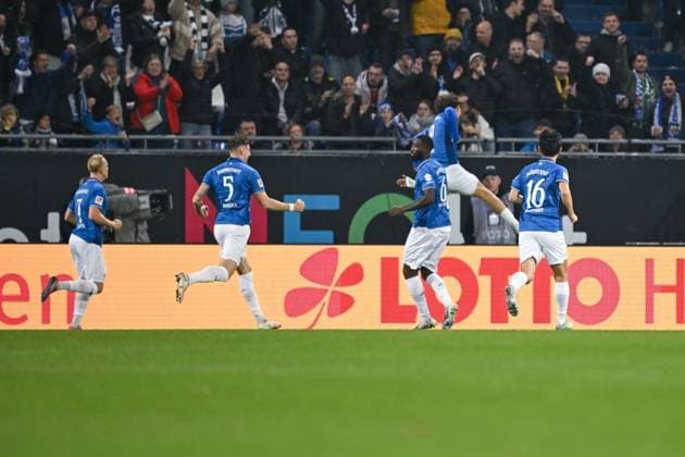 01 11 2025, Soccer, 2 Bundesliga, Matchday 11 Season 2025 2026, SV Darmstadt 98 DSC Arminia Bielefeld, Fraser Hornby SV Darmstadt celebrates the goal for 1 0 with the team, xRHR PHOTO TKx Copyright: RHR-FOTOx RHR-FOTO TK