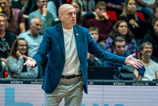 Chemnitz, Germany 01 November 2025 1 BBL 2025 2026 Niners Chemnitz vs Basketball Löwen Braunschweig In the picture Head Coach Rodrigo Pastore 99 Copyright: xFotostandx xNachtigallx