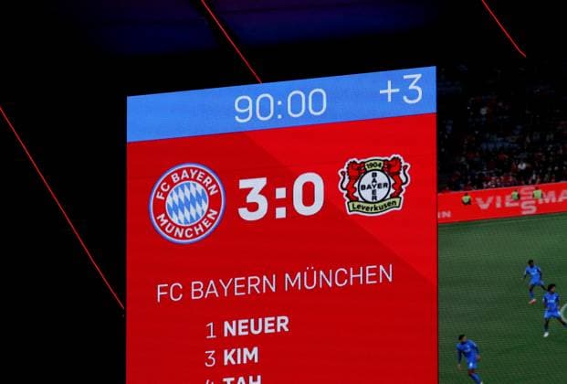 Football, Men, Bundesliga, Season 2025 2026, FC Bayern Munich Bayer 04 Leverkusen, Allianz Arena Final score, Final score on the scoreboard 3 0 DFB, DFL regulations prohibit any use of photographs as image sequences and or quasi video