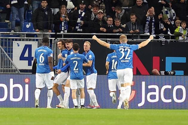 01 11 2025, xrekx, Fußball 2 Bundesliga, SV Darmstadt 98 Arminia Bielefeld v l Torjubel nach dem Tor zum celebrating the goal celebrate 1 0 durch Fraser Hornby SV Darmstadt 98 DFL DFB REGULATIONS PROHIBIT ANY USE OF PHOTOGRAPHS as IMAGE SEQUENCES and or QUASI VIDEO Darmstadt