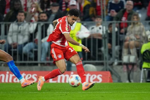 Luis Diaz 14 FC Bayern Muenchen , FC Bayern Muenchen vs Bayer 04 Leverkusen, Soccer, 1 Bundesliga, 9 Matchday, 01 11 2025 DFB regulations prohibit any use of photographs as image sequences and or quasi video Muenchen Bayern Germany Copyright: xkolbert-press MarcxMarasescux