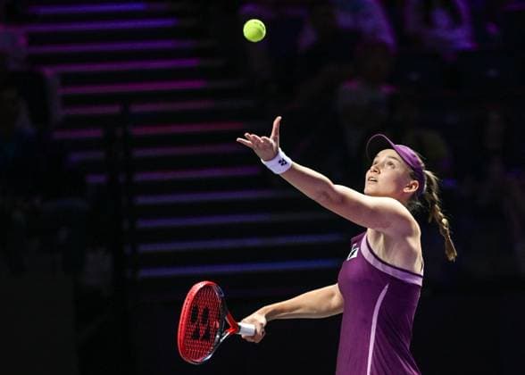 WTA, Tennis Damen Finals 2025 in Riyadh - Day One RIYADH, SAUDI ARABIA – NOVEMBER 01: Amanda Anisimowa of of the United States plays against Elena Rybakina of Kazakhstan during their match on Day 1 of the 2025 WTA Finals, part of the Hologic WTA Tour, at King Saud University Indoor Arena in Riyadh, Saudi Arabia, on November 1, 2025. Artur Widak Anadolu Riyadh Saudi Arabia. Editorial use only. Please get in touch for any other usage.  Copyright: x2025xAnadoluxArturxWidakx
