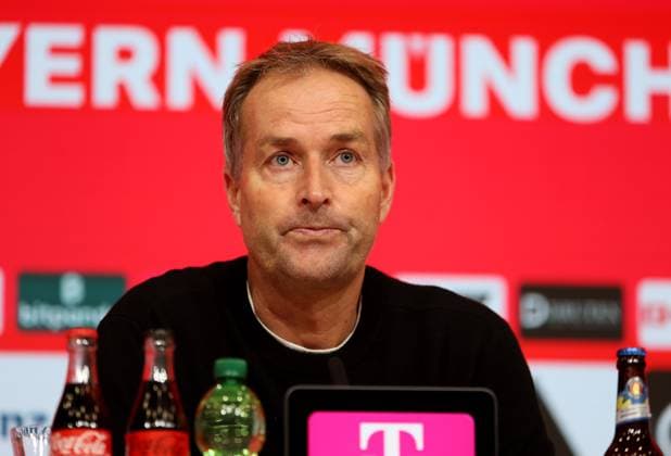 Football, Men, Bundesliga, Season 2025 2026, FC Bayern Munich Bayer 04 Leverkusen, Allianz Arena Kasper Hjulmand, Coach Bayer 04 Leverkusen at the post-match press conference, Head, Portrait DFB, DFL regulations prohibit any use of photographs as image sequences and or quasi video