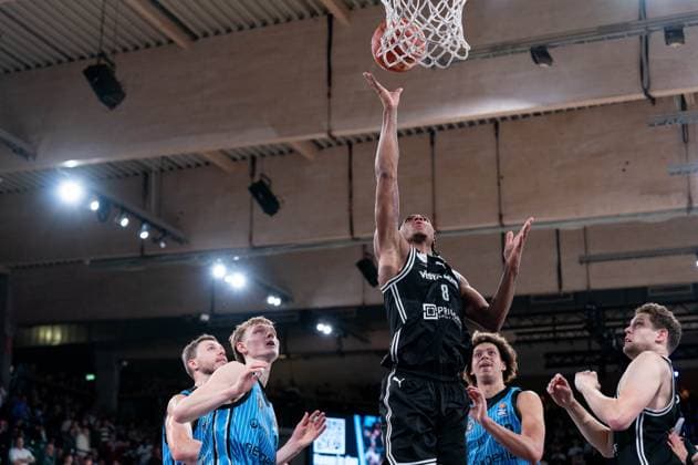 Demarcus Demonia BMA365 Bamberg Baskets, 08 at basketball, GER, Veolia Towers Hamburg vs BMA365 Bamberg Baskets, Basketball, Bundesliga, Matchday 6, Season 2025 2026, 01 11 2025 GER, Veolia Towers Hamburg vs BMA365 Bamberg Baskets, Basketball, Bundesliga, Matchday 6, Season 2025 2026, 01 11 2025 Hamburg Copyright: xEibner-Pressefoto MaxxVincenx EP_MVN