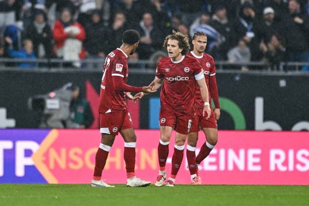 01 11 2025, Soccer, 2 Bundesliga, 11 Matchday Season 2025 2026, SV Darmstadt 98 DSC Arminia Bielefeld, Noah Joel Sarenren Bazee DSC Arminia Bielefeld , Mael Corboz DSC Arminia Bielefeld xRHR PHOTO TKx Copyright: RHR-FOTOx RHR-FOTO TK