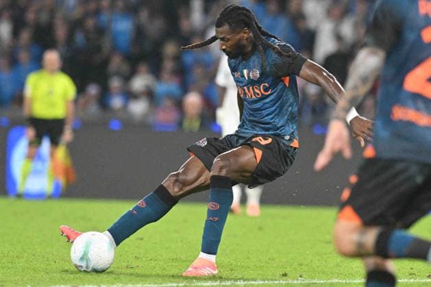 CALCIO - Serie A - SSC Napoli vs Como 1907 Andre Frank Zambo Anguissa of SSC Napoli in action during the Seie A Enelive match between SSC Napoli vs Como 1907 at Diego Armndo Maradona Stadium Naples Italy  Copyright: xIPAxSport ABACAx