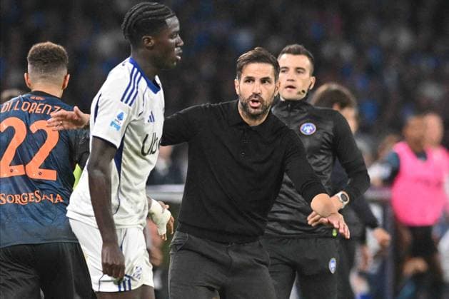 CALCIO - Serie A - SSC Napoli vs Como 1907 Cesc Fabregas coach of Como 1907 gestures during the Seie A Enelive match between SSC Napoli vs Como 1907 at Diego Armndo Maradona Stadium Naples Italy  Copyright: xIPAxSport ABACAx