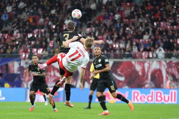 RB Leipzig vs VfB Stuttgart, 01 11 2025 LEIPZIG, GERMANY NOVEMBER 1 Ramon Hendriks 3, VfB Stuttgart vs Conrad Harder 11, RB Leipzig back view symbol image during the Bundesliga match between RB Leipzig vs VfB Stuttgart at Red Bull Arena on matchday 9 of Bundesliga 1 on November 1, 2025 in Leipzig, Germany DFL REGULATIONS PROHIBIT ANY USE OF PHOTOGRAPHS AS IMAGE SEQUENCES AND OR QUASI VIDEO Copyright: xBEAUTIFULxSPORTS JanxKaeferx