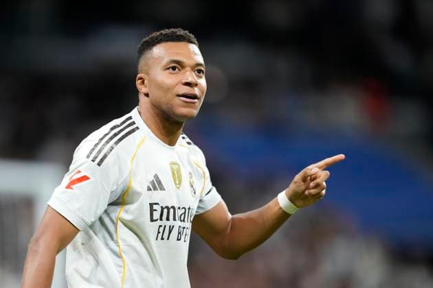 Real Madrid CF v Valencia CF - LaLiga EA Sports Kylian Mbappe centre-forward of Real Madrid and France celebrates after scoring his sides first goal during the La Liga EA Sports match between Real Madrid CF and Valencia CF at Estadio Santiago Bernabeu on November 1, 2025 in Madrid, Spain. Madrid Spain  Copyright: xJosexBretonx originalFilename:bretonhernandez-realmadr251101_np2OT.jpg
