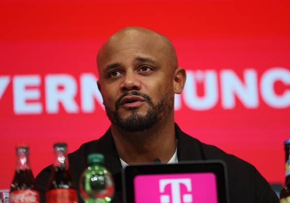 Football, Men, Bundesliga, Season 2025 2026, FC Bayern Munich Bayer 04 Leverkusen, Allianz Arena Vincent Kompany, Coach FC Bayern Munich at the post-match press conference, Head, Portrait DFB, DFL regulations prohibit any use of photographs as image sequences and or quasi video