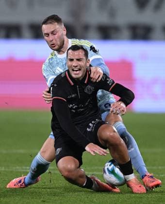 Db Cremona 01 11 2025 - campionato di calcio serie A Cremonese-Juventus foto Daniele Buffa Image nella foto: Federico Bonazzoli-Teun Koopmeiners 