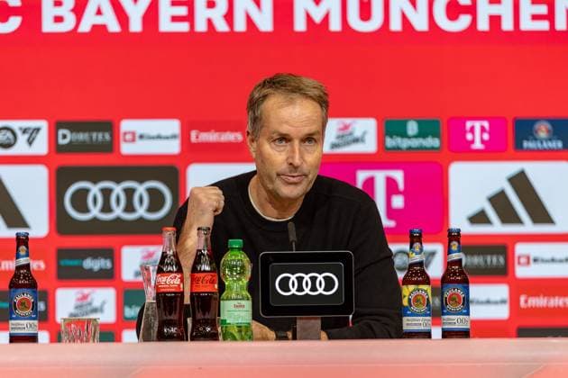 Kasper Hjulmand Bayer 04 Leverkusen, Head Coach PK Press Conference Gesture Mimic, GER, FC Bayern Muenchen vs Bayer 04 Leverkusen, Football, Bundesliga, 09 Matchday, Season 2025 2026, 01 11 2025, DFL DFB REGULATES PROHIBIT ANY USE OF PHOTOGRAPHS AS IMAGE SEQUENCES AND OR QUASI VIDEO, GER, FC Bayern Muenchen vs Bayer 04 Leverkusen, Football, Bundesliga, 09 Matchday, Season 2025 2026, 01 11 2025 Muenchen Copyright: xEibner-Pressefoto JanixPlessx EP_JPL