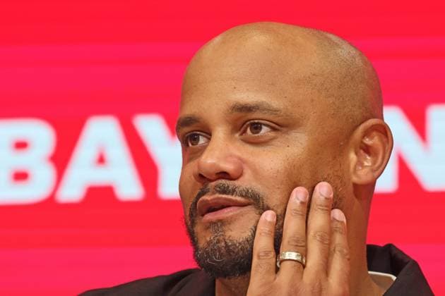 Coach Vincent Kompany FCB Press conference, Portrait, Portrait, Football 1 BL FC Bayern Munich Bayer 04 Leverkusen 01 11 2025 Allianz Arena PHOTO Mladen Lackovic LakoPress
