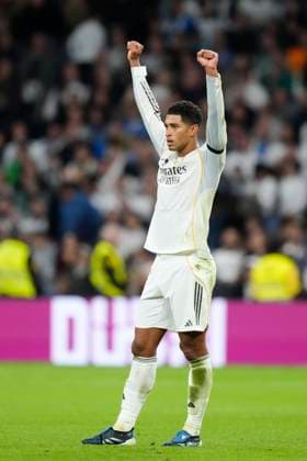 Real Madrid CF v Valencia CF - LaLiga EA Sports Jude Bellingham central midfield of Real Madrid and England celebrates after scoring his sides first goal during the La Liga EA Sports match between Real Madrid CF and Valencia CF at Estadio Santiago Bernabeu on November 1, 2025 in Madrid, Spain. Madrid Spain  Copyright: xJosexBretonx originalFilename:bretonhernandez-realmadr251101_npD7v.jpg