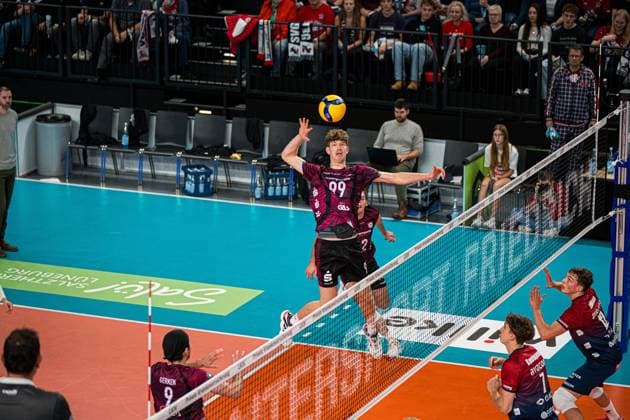 Volleyball I Men I Season 2025 2026 I Volleyball Bundesliga I 4 Matchday I SVG Lüneburg Energiequelle Netzhoppers KW I 01 11 2025 Caleb Lipscomb 99, Energiequelle Netzhoppers KW Copyright: xLobeca Bjorn-OlexKehmx