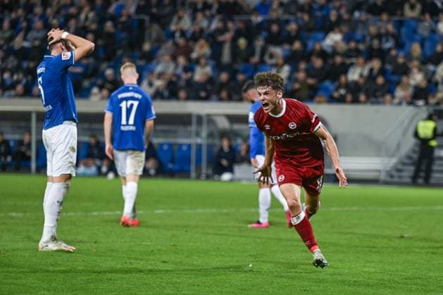 01 11 2025, Soccer, 2 Bundesliga, Matchday 11 Season 2025 2026, SV Darmstadt 98 DSC Arminia Bielefeld, Maximilian Grosser DSC Arminia Bielefeld celebrates the goal for 2 2, xRHR PHOTO TKx Copyright: RHR-FOTOx RHR-FOTO TK
