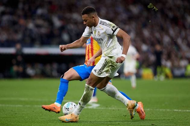 Kylian Mbappe of Real Madrid CF Real Madrid v Valencia, La Liga, Football, Estadio Santiago Bernabeu, Madrid, Spain - 01 Nov 2025Madrid Estadio Santiago Bernabu Spain EDITORIAL USE ONLY No use with unauthorised audio, video, data, fixture lists, club league logos or live services. Online in-match use limited to 120 images, no video emulation. No use in betting, games or single club league player publications. Copyright: xRubenxAlbarran Shutterstockx 15649992cc