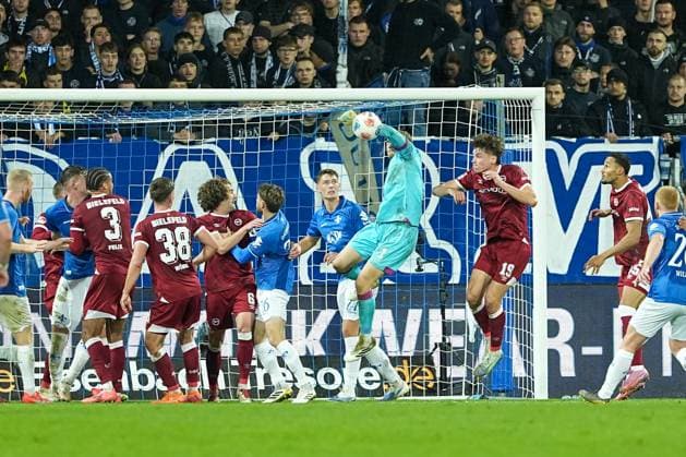 Soccer 2 Bundesliga, Matchday 11, SV Darmstadt 98 Arminia Bielefeld on 01 11 2025 in Darmstadt Merck Stadion am Böllenfalltor , Germany, Season 2025 2026 DFL REGULATIONS PROHIBIT ANY USE OF PHOTOGRAPHS AS IMAGE SEQUENCES AND OR QUASI VIDEO Jonas Kersken 1, DSC fists the ball out of the penalty area Darmstadt Merck Stadion am Böllenfalltor Germany Copyright: xChristophxKinzingerx