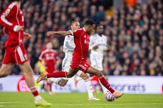 Football - FA Premier League - Liverpool FC v Aston Villa FC LIVERPOOL, ENGLAND - Saturday, November 1, 2025: Liverpool s Ryan Gravenberch scores the second goal during the FA Premier League match between Liverpool FC and Aston Villa FC at Anfield. (Photo by David Rawcliffe Propaganda) LIVERPOOL Anfield MERSEYSIDE ENGLAND  Copyright: xDavidxRawcliffex P2025-11-01-Liverpool_Aston_Villa-66