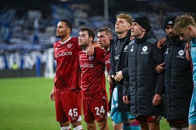 01 11 2025, Soccer, 2 Bundesliga, 11 Matchday Season 2025 2026, SV Darmstadt 98 DSC Arminia Bielefeld, Vincent Ocansey DSC Arminia Bielefeld , Christopher Lannert DSC Arminia Bielefeld xRHR PHOTO TKx Copyright: RHR-FOTOx RHR-FOTO TK