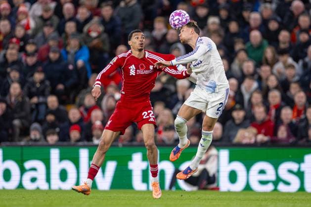 Football - FA Premier League - Liverpool FC v Aston Villa FC LIVERPOOL, ENGLAND - Saturday, November 1, 2025: Liverpool s Hugo Ekitike challenges for a header with Aston Villa s Matty Cash during the FA Premier League match between Liverpool FC and Aston Villa FC at Anfield. (Photo by David Rawcliffe Propaganda) LIVERPOOL Anfield MERSEYSIDE ENGLAND  Copyright: xDavidxRawcliffex P2025-11-01-Liverpool_Aston_Villa-76