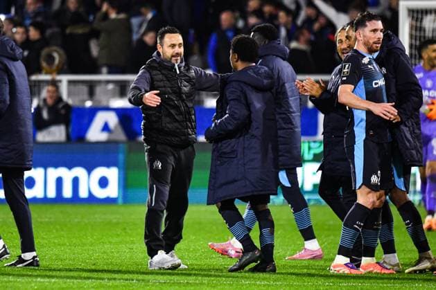 FOOTBALL : AJ Auxerre vs Olympique de Marseille - Ligue 1 - JournÃ e 11 - 01 11 2025 Roberto De Zerbi (OM) RennesFrance  Copyright: xBaptistexAutissierx