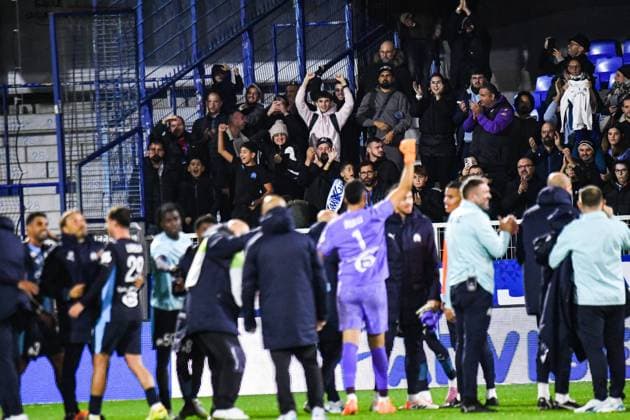 FOOTBALL : AJ Auxerre vs Olympique de Marseille - Ligue 1 - JournÃ e 11 - 01 11 2025 Joie des marseillais apres la victoire contre Auxerre Supporters de l™OM - Ambiance RennesFrance  Copyright: xBaptistexAutissierx