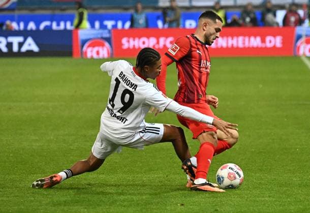 01 11 2025, xjhx, Football 1 Bundesliga, 1 FC Heidenheim Eintracht Frankfurt v l Jean Matteo Bahoya Eintracht Frankfurt , Arijon Ibrahimovic 1 FC Heidenheim DFL DFB REGULATIONS PROHIBIT ANY USE OF PHOTOGRAPHS as IMAGE SEQUENCES and or QUASI VIDEO Heidenheim