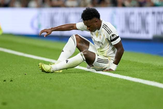 November 1, 2025, Madrid, Madrid, Spain: Vinicius Jr of Real Madrid CF during La Liga football match between Real Madrid CF Valencia CF at Santiago Bernabeu Stadium in Madrid, Spain, November 1, 2025 Madrid Spain - ZUMAa206 20251101_zsp_a206_040 Copyright: xRubenxAlbarranx