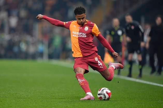 Turkish Super League Ismail Jakobs of Galatasaray SK is seen in action during the Turkish Super League match between Galatasaray and Trabzonspor at the Rems Park Stadium on November 1, 2025 in Istanbul, Turkey. (Photo by Gokhan Taner Middle East Images) Istanbul Istanbul Türkiye Copyright: xGokhanxTanerx