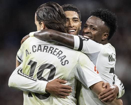 MADRID, SPAIN - NOVEMBER 1: Jude Bellingham of Real Madrid celebrates after scoring the team s third goal during the LaLiga EA Sports match between Real Madrid and Valencia at Estadio Santiago Bernabeu on November 1, 2025 in Madrid Spain (Photo by Ricardo Nogueira Sports Press Photo) Copyright: xRicardoxNogueirax Sportspressphoto_SPR55361
