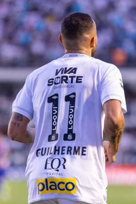 Santos Fc - SP x Fortaleza Ec Saf - CE Campeonato Brasileiro A SANTOS (SP), 01.11.2025 - BRASILEIRAO SERIE A 2025 - SANTOS x FORTALEZA - Em partida entre Santos x Fortaleza, valida pela trigÃ sima primeira rodada do Brasileirao Serie A 2025, realizada no Estadio Urbano Caldeira Vila Belmiro, em Santos, neste sabado (01). Sao Paulo Brasil Copyright: xJefersonxdexPaulax