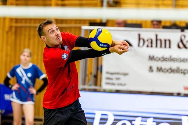 01 11 2025, GER, Volleyball, 2 BL Maenner Sued, Season 2025 2026, Blue Volleys Gotha Enervigo Volleys Dresden Len Spankowski Blue Volleys Gotha 99867 Gotha Sporthalle Sportanlage Ernesti Thüringen Germany